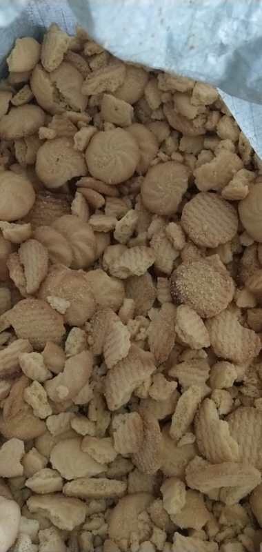 金堂县鸡鸭饲料  饼干渣 可以喂鱼 喂鸡鸭 蛋白高 百分之35蛋白饲料添加剂