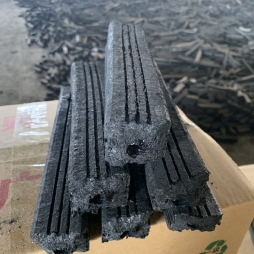 罗城县纯杉木机制木炭木炭中高温炭烧烤炭无烟炭放心炭环保炭厂家直销