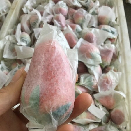 平度市甜宝草莓  产地直供。套袋草莓 量大