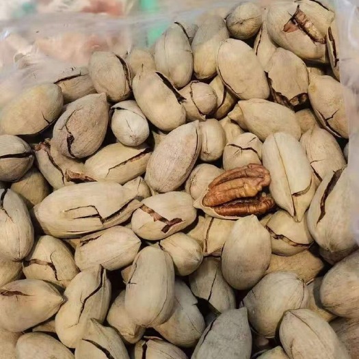 成都 碧根果￼皮薄肉多。￼
