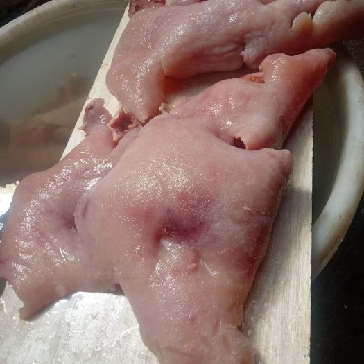 阳信县牛皮 块整牛头皮块。肉厚块整。