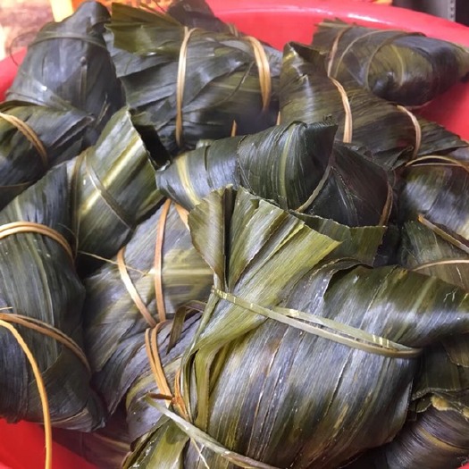 和平县饼干糕点 客家灰水粽。客家人用木灰过滤的水做成的灰水粽