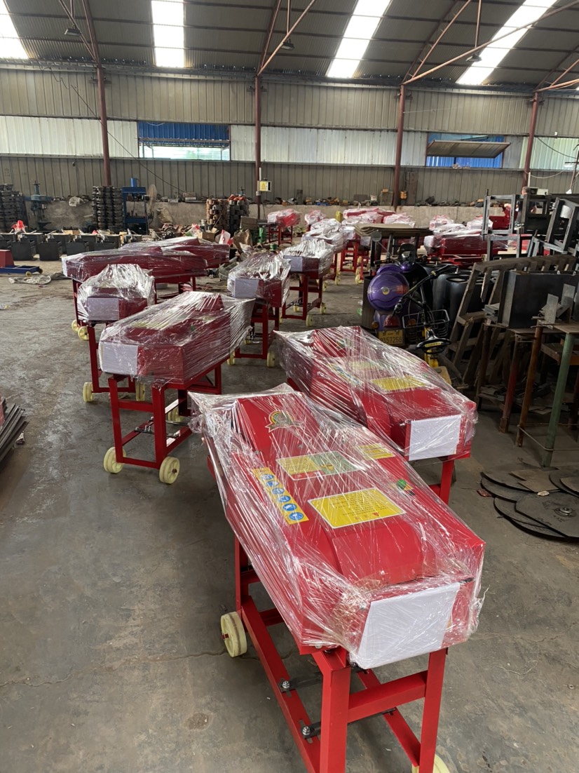 铡草机  铡草揉丝一体机，干湿两用，长短可调！