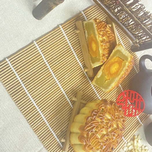 连州市月饼  麦香园单黄莲蓉