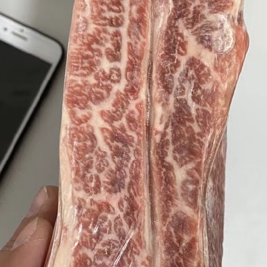 牛排  牛小排真实照片，货到跟照片差不多。