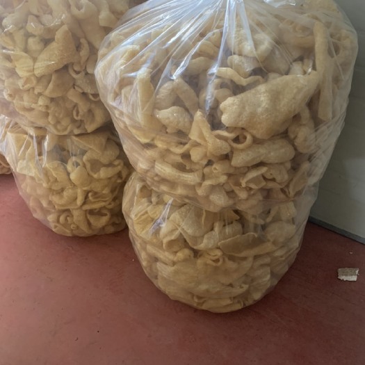 台州精品油炸小猪皮。