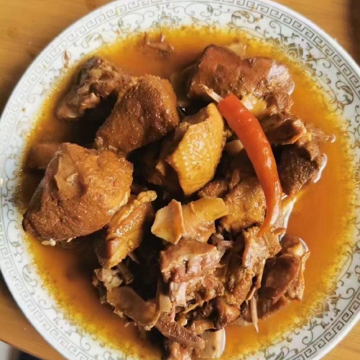 诸城市鸭肉罐头 超低价出售：红焖全鸭罐头