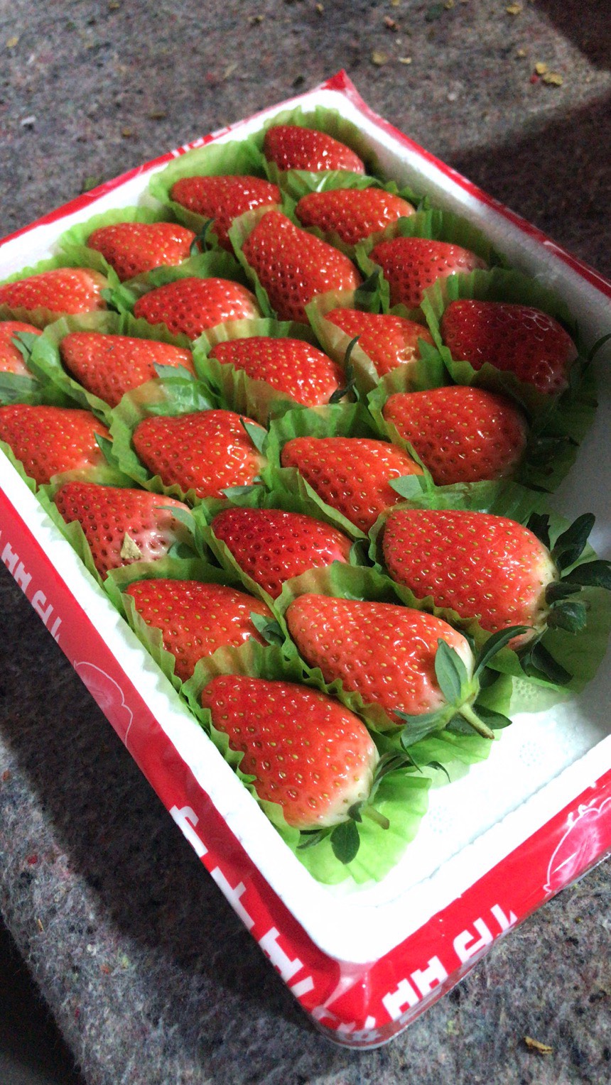 徐州宁玉草莓  徐州耿集草莓基地，大量供应各种草莓，支持各种包装