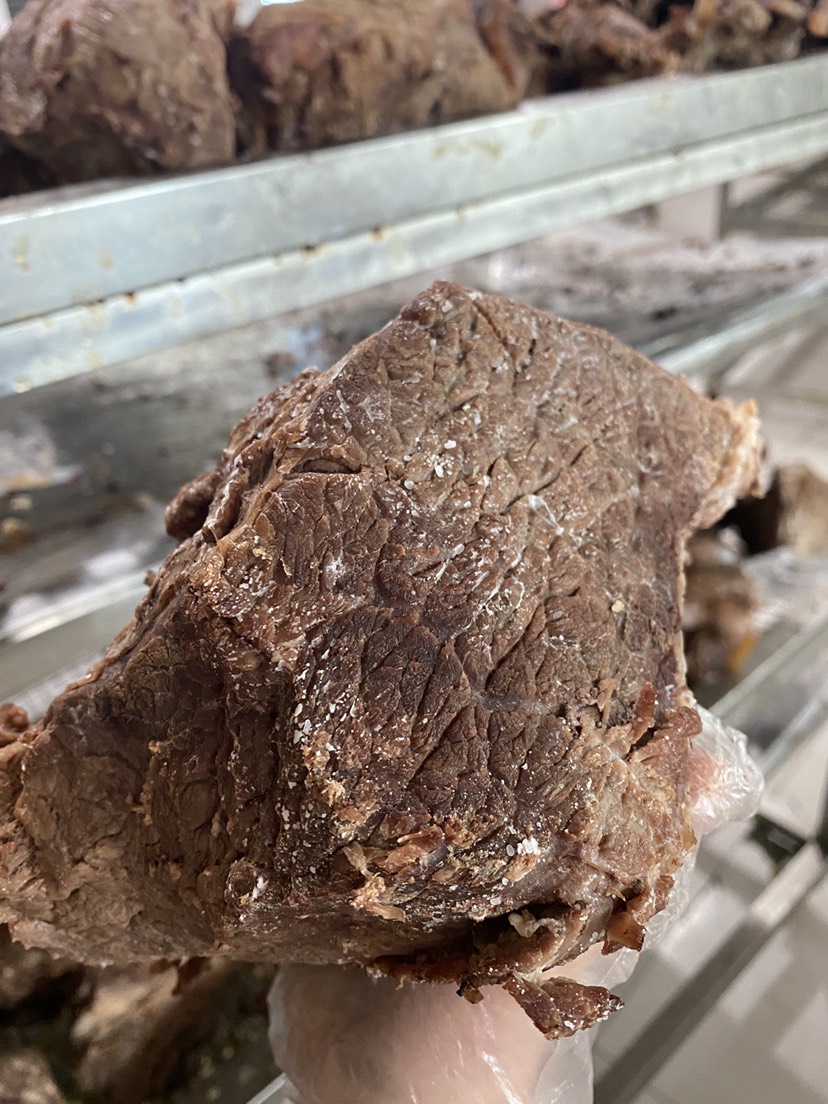 牛肉类 八分熟清水牛肉，块型大，精修去油，质量精品