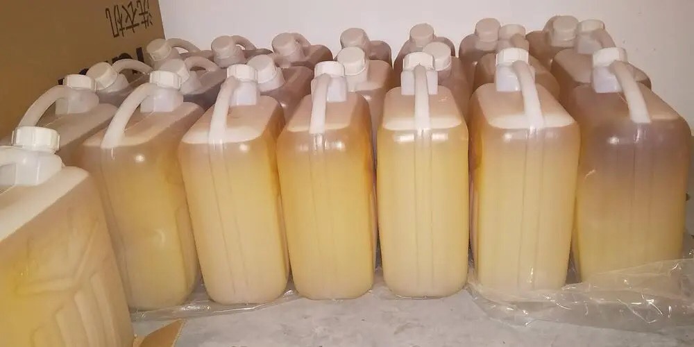 许昌 自家纯花生油，十元一斤，一桶十斤100元