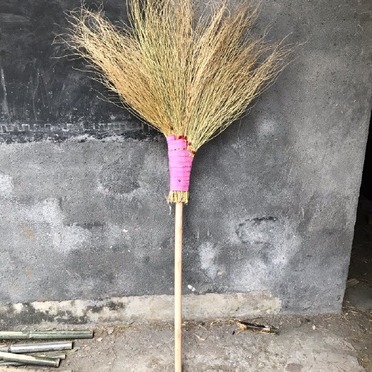 新余草扫把