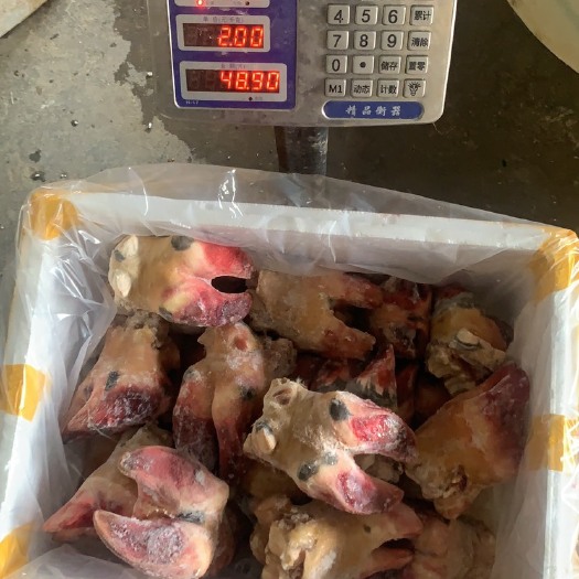 汕头新鲜生牛蹄，100斤起售，价格合适，大小皆有，带皮