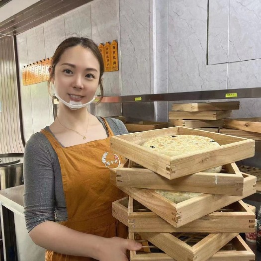 永嘉县非遗美食 永嘉周子村咸菜三层肉麦饼