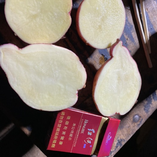 鹤庆县云南红皮心土豆