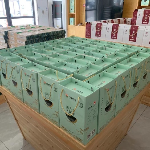盘锦盘锦盐碱地蟹田米
