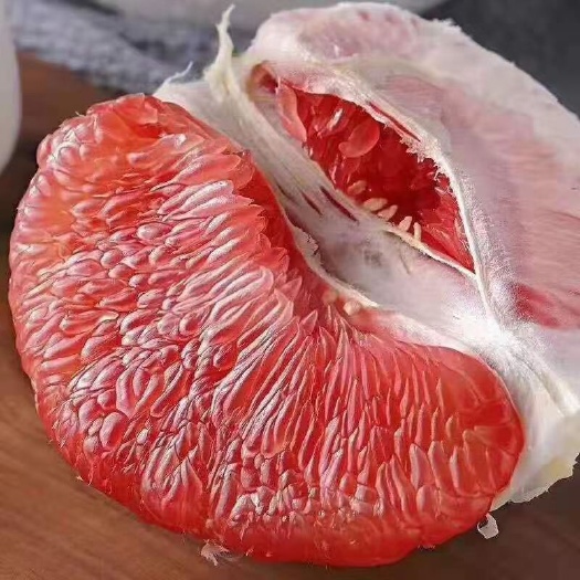梅州红心蜜柚，河边种植，绿色农产品早熟，多汁，甜度高，口感好