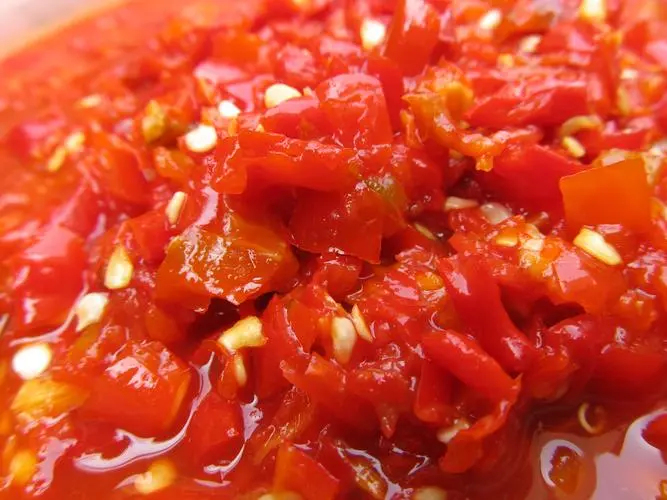 贵州糟辣椒，二万斤大缸装，120斤一缸，三块五一斤，贵州包送