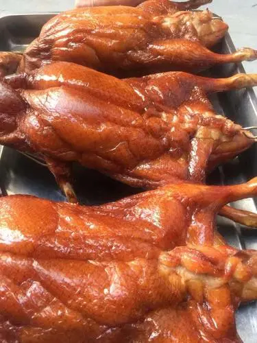 店长推荐新鲜现杀脆皮黑棕鹅棚养冷藏卤味烧腊酒店白斩肉爽口专用